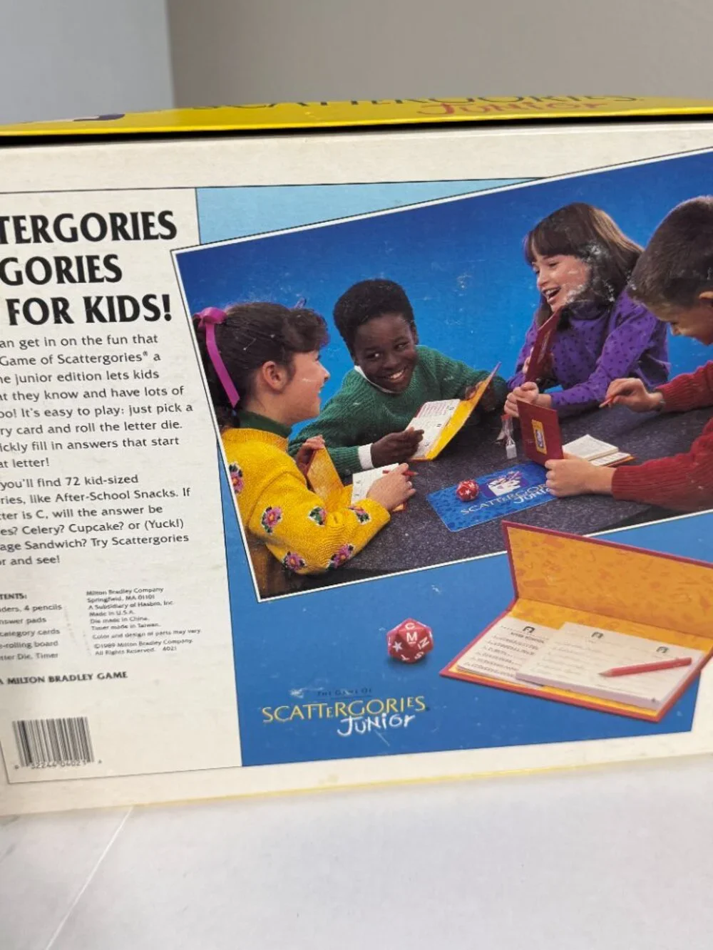 Scattergories Junior Milton Bradley 1989 Words Party Kids Family 8-11 Almost 100
